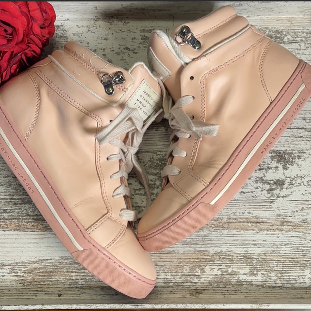 Vintage Marc Jacobs high top Sneakers 39 9